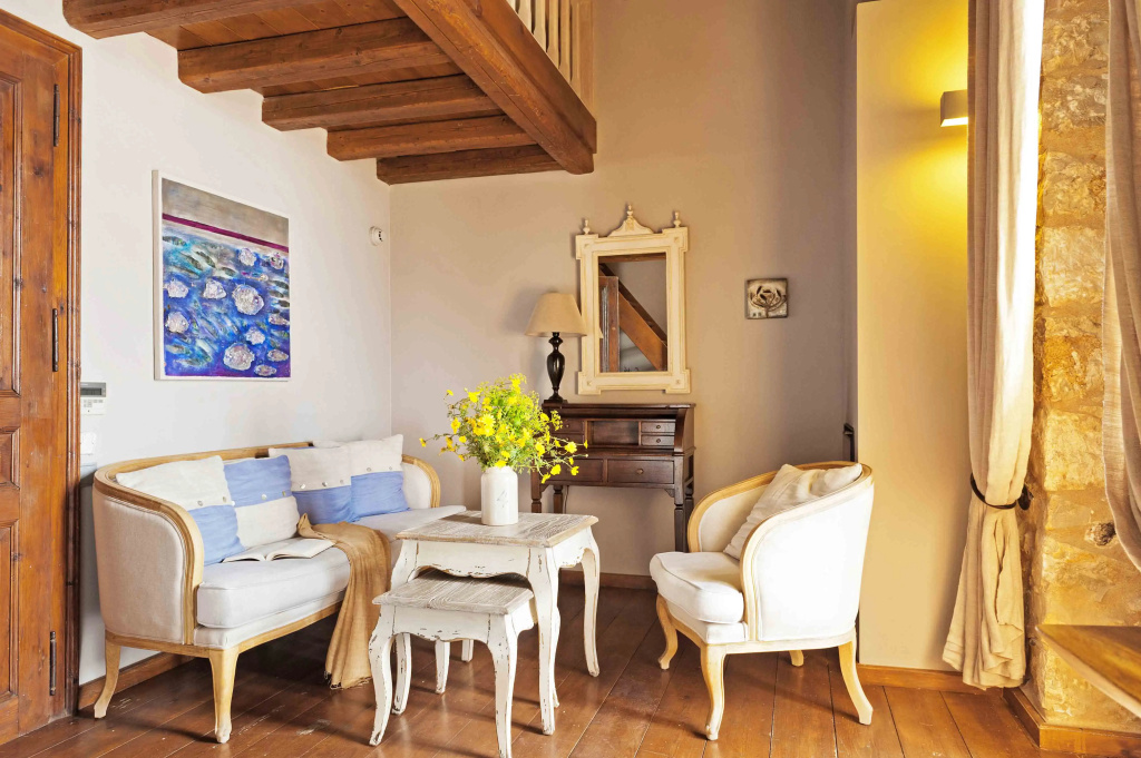 Superior Double Duplex room with balcony (full double bed)