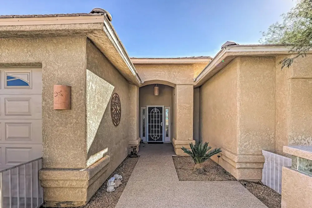 Poolside Bliss: Pet-friendly Lake Havasu City Gem