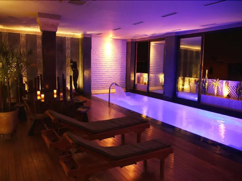 Hotel photo 12