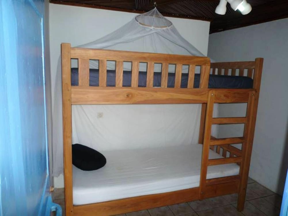 Bungalow With 2 Bedrooms in Andilana, With Wonderful sea View, Shared Pool and Enclosed Garden — фото 1