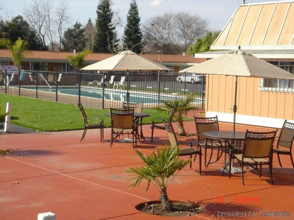 Tri Valley Inn & Suites