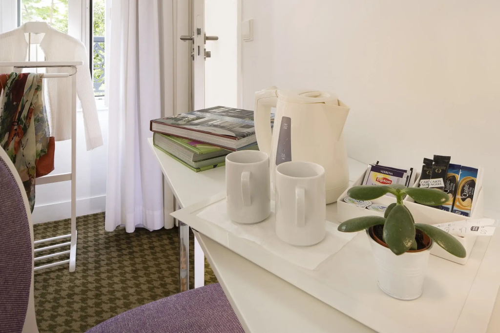 Отель Hôtel Mistral в Париже