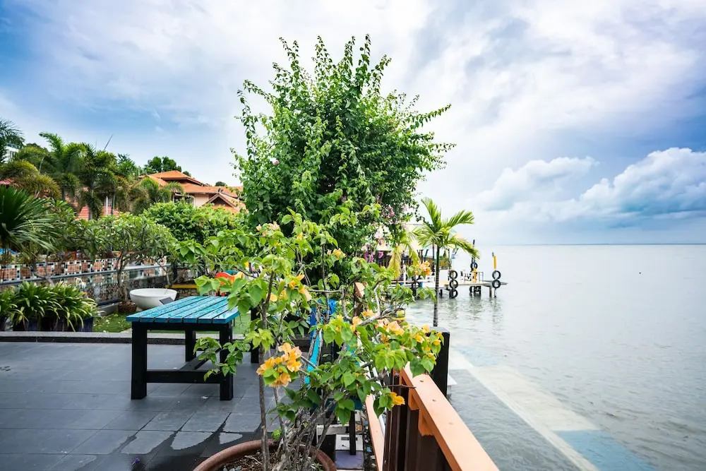 Lost Paradise Resort