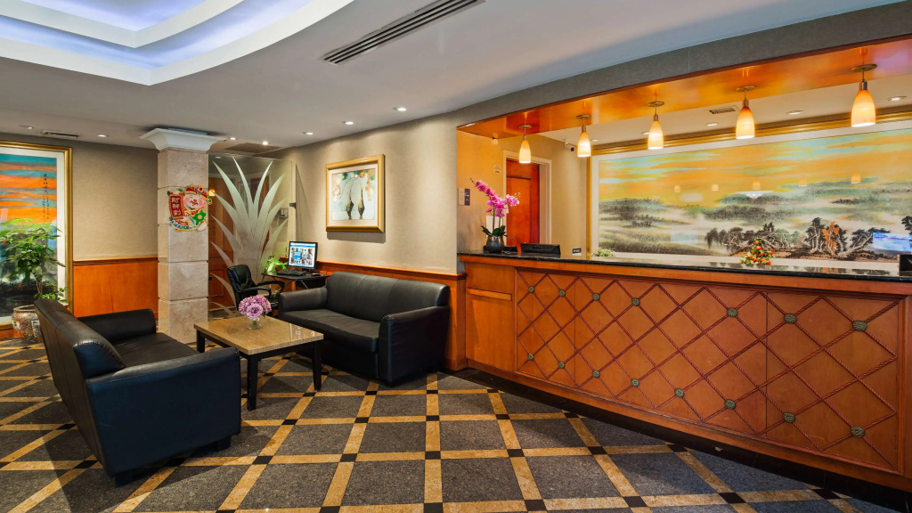 Best Western Queens Court Hotel — фото