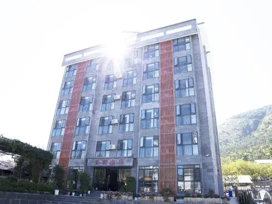 Yiyuan Tianhe Mountain Villa