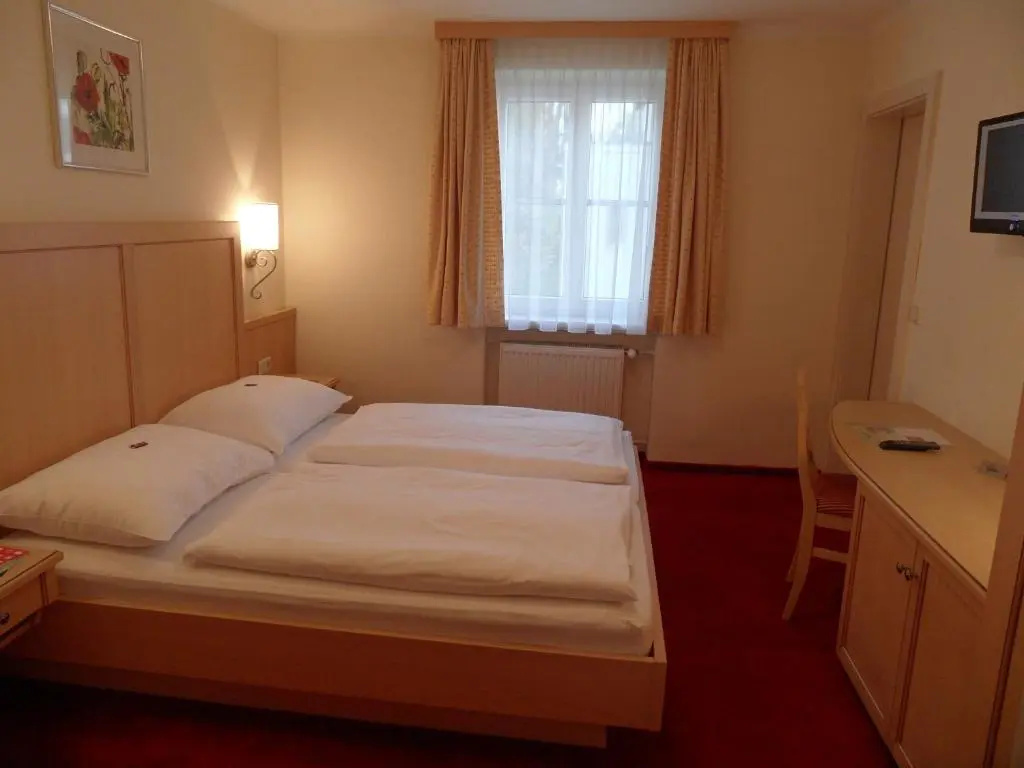 Katrin Pension - Chambres