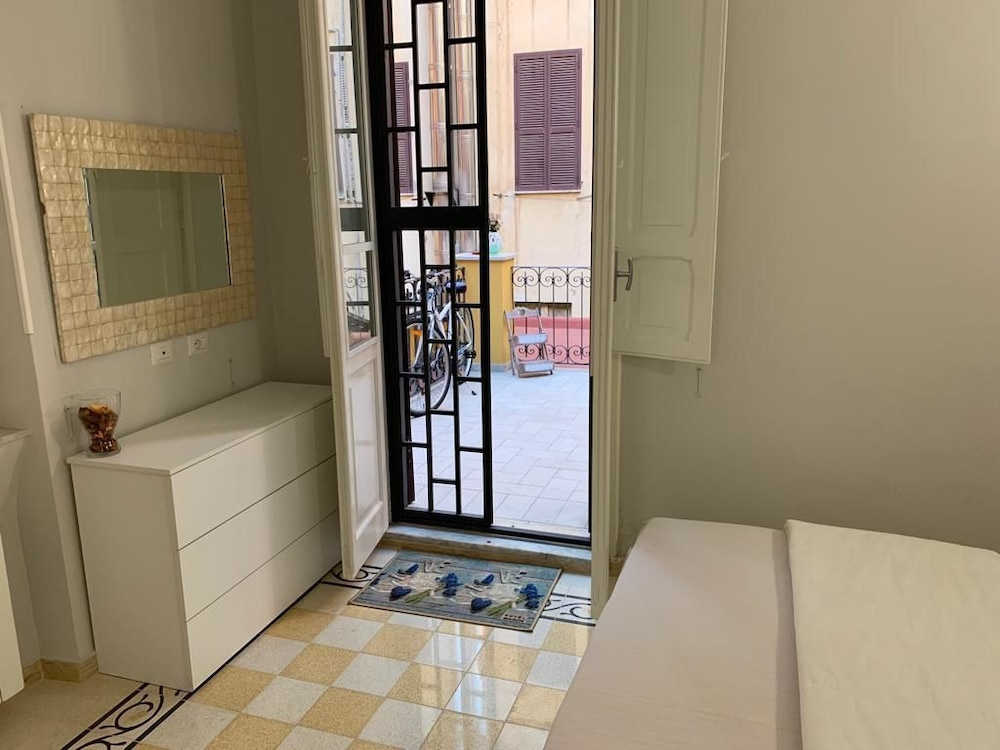Balcony & Terrace