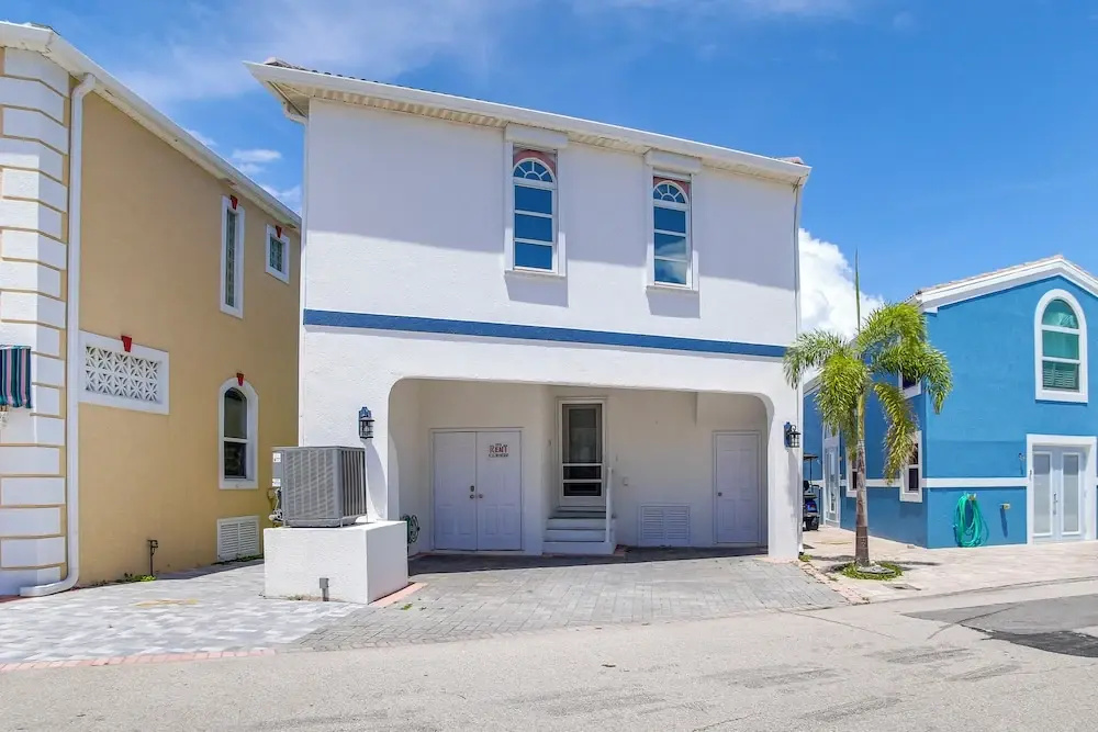 Waterfront Nettles Island Beach House: Pool Access