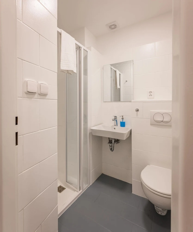 Economy room