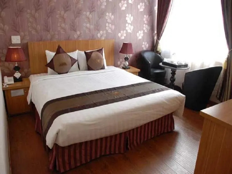 Deluxe Double room (full double bed)
