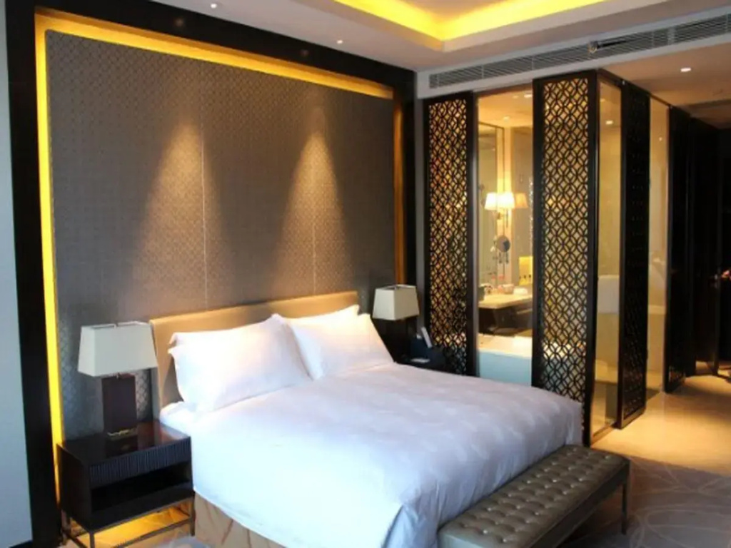Standard room with mountain view