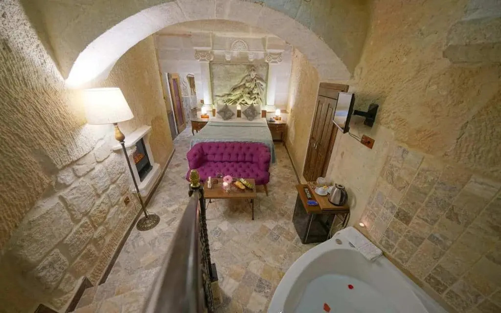 Deluxe Double room (full double bed)