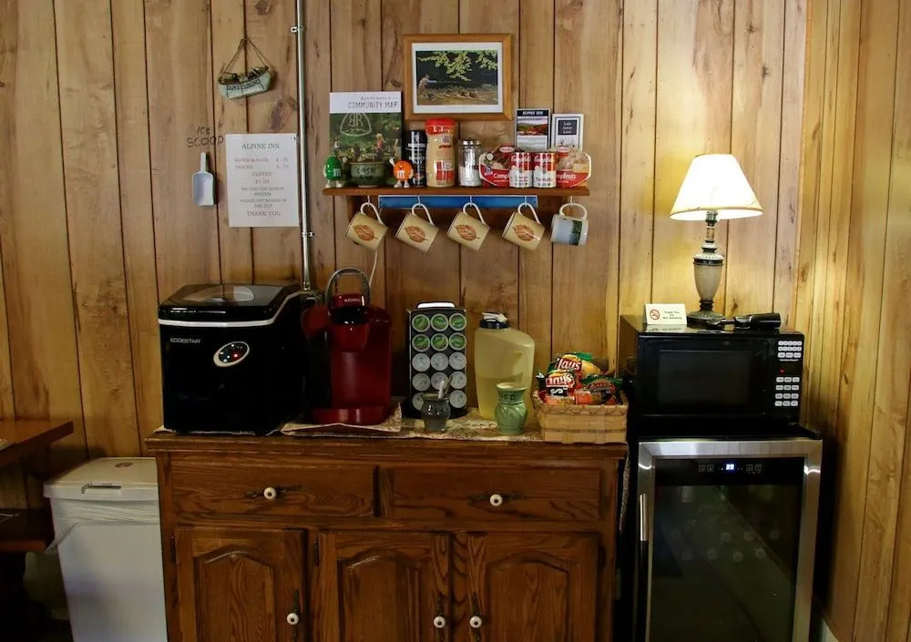 Alpine Inn - фото 10