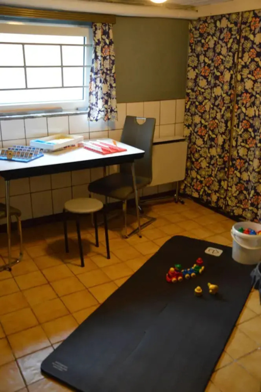 Charming Belgian Getaway in Oudsbergen - 3 Bedrooms & Garden - фото 24