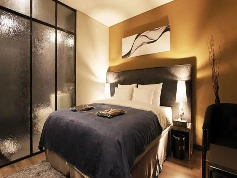 Premier Double room with city view (full double bed)