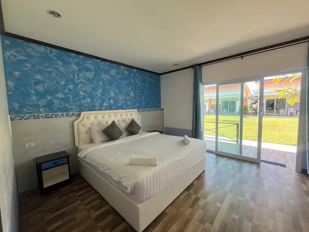 Standard Double room with balcony (full double bed)