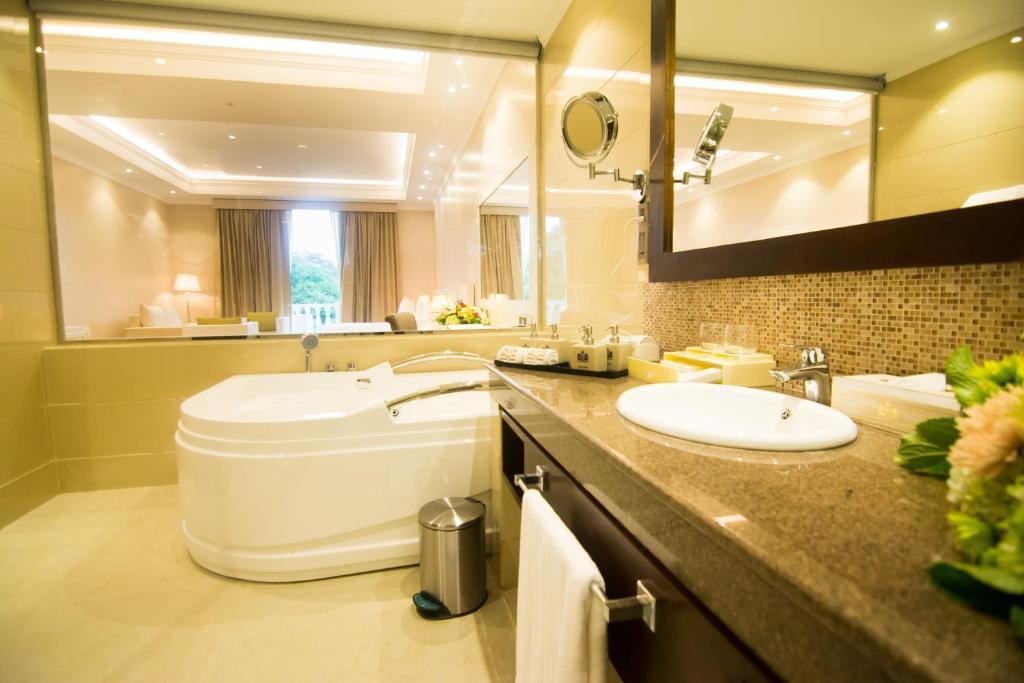 The Golden Crown Hotel