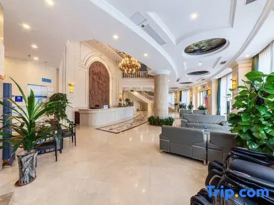 Lobby & Reception