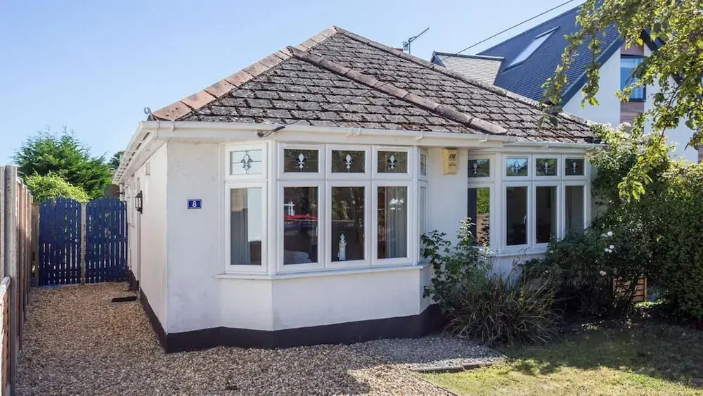 Woodstock in Poole With 2 Bedrooms and 1 Bathrooms