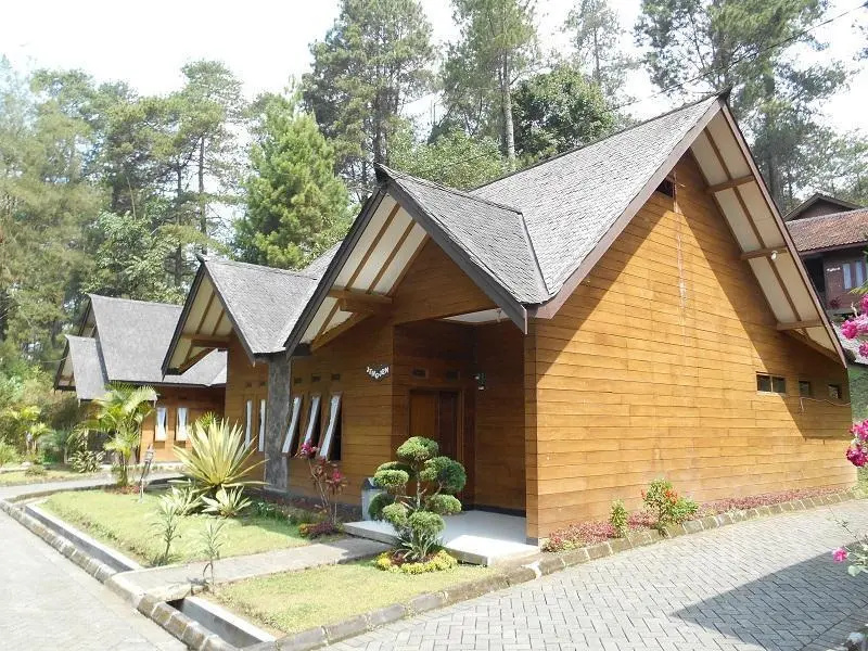5 Bedrooms Cottage
