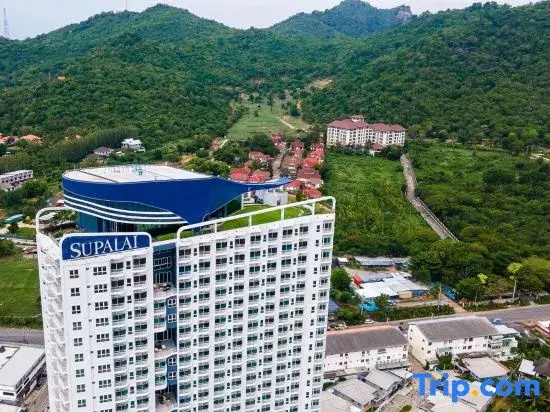 One Bedroom Apartment with Sea & Mountain View.