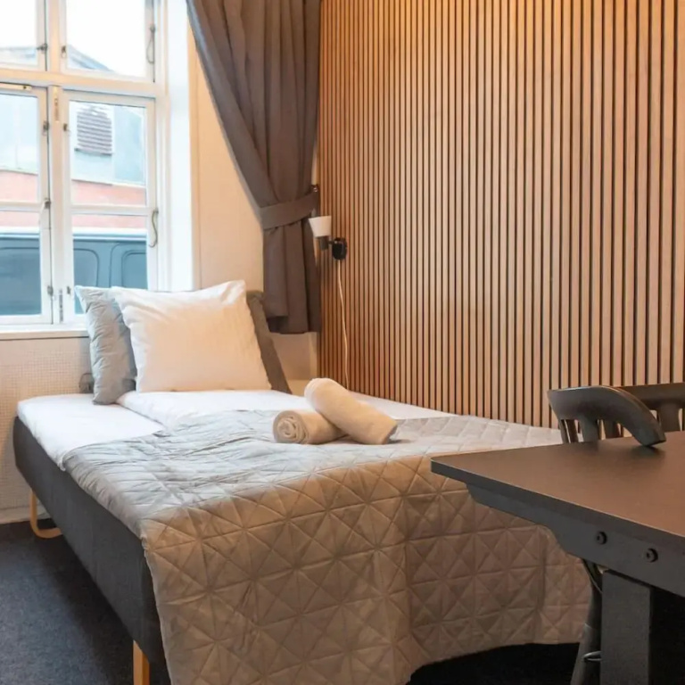 Economy room