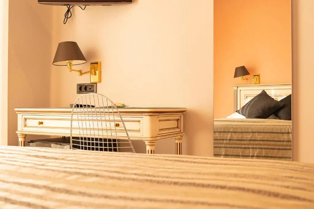 Standard Double room with balcony (full double bed)