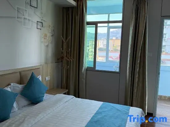 Deluxe Double room (full double bed)