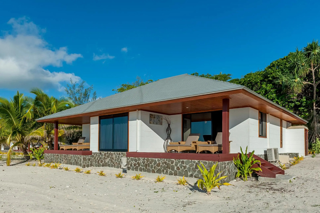 Royal Bungalow oceanfront