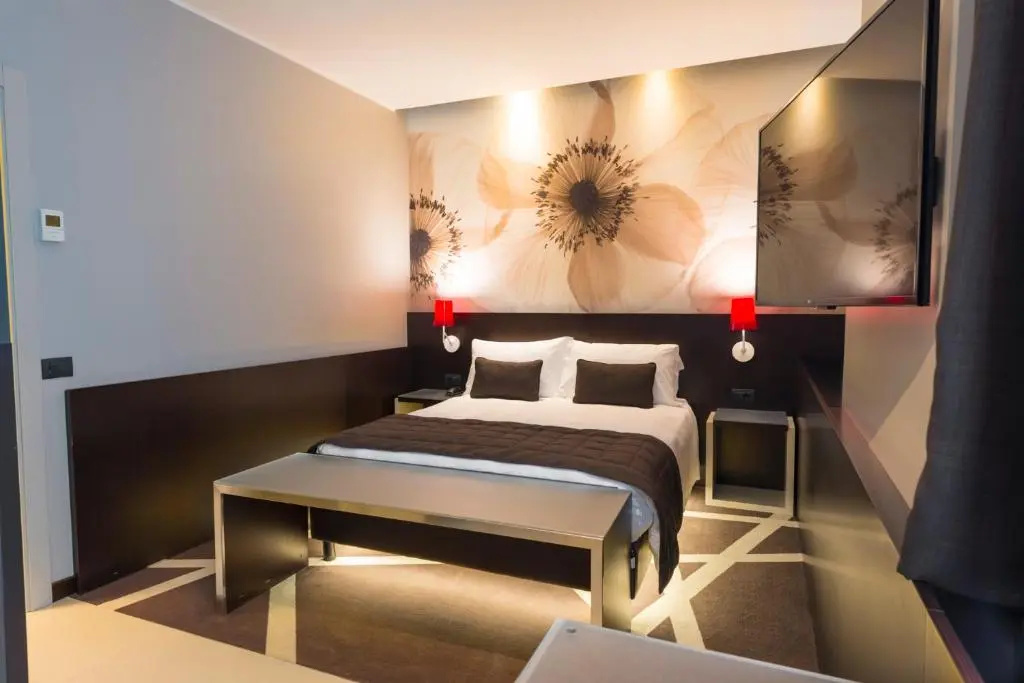 Classic Double room (full double bed)