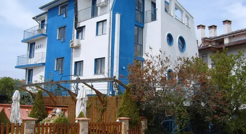 Hotel photo 12