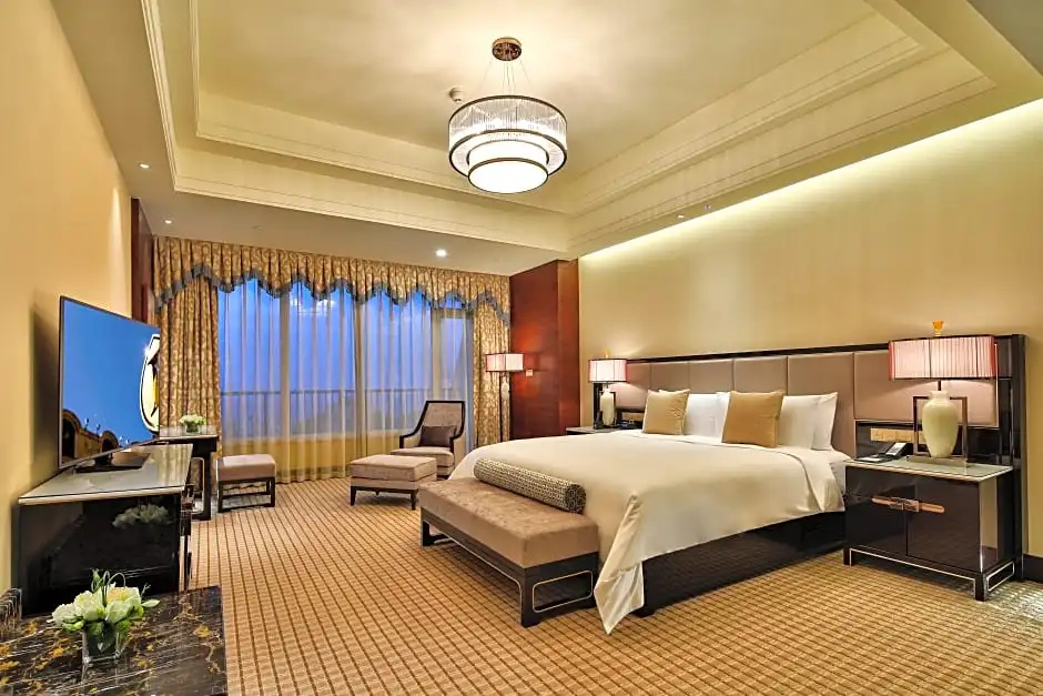1 Bedroom Suite with mountain view