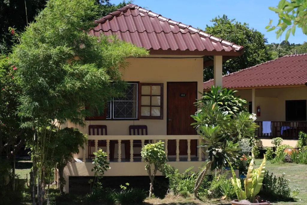 Standard Double room beachfront full double bed