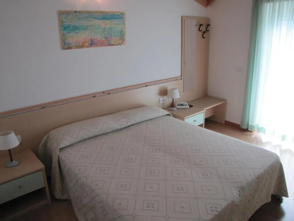 Classic Double room with balcony full double bed