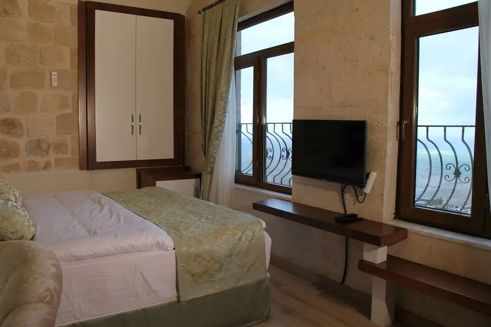 Comfort room