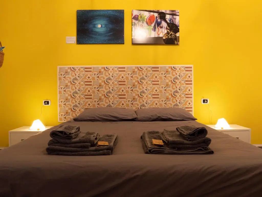 Deluxe Double room (full double bed)