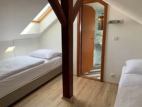 King Charles Boutique Hotel Residence - Chambres