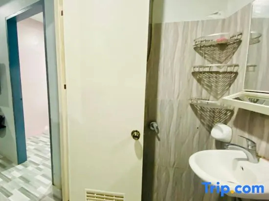 Amplayo Apartelle 2-BR Unit
