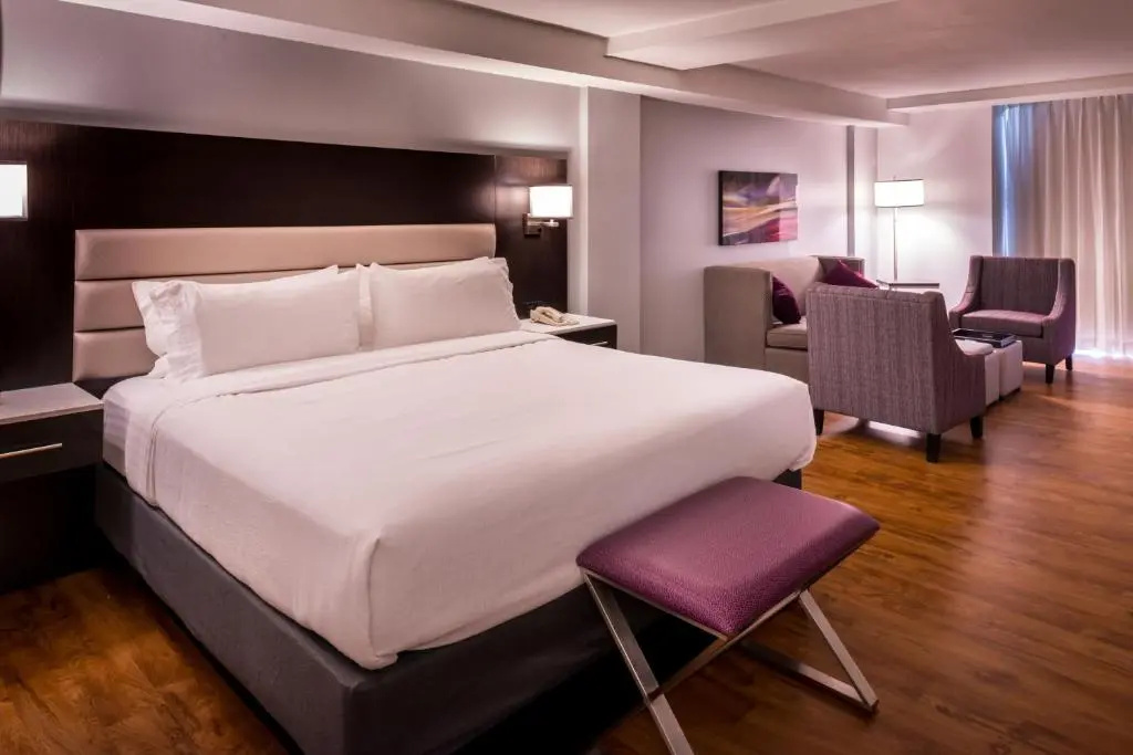 Holiday Inn Hotel & Suites Beaumont Plaza (I-10 & Walden) by IHG - Chambres