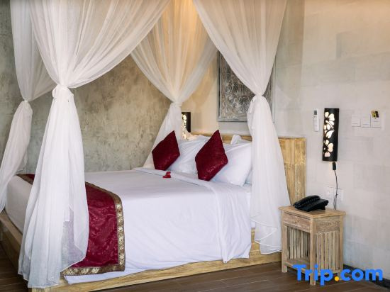 2 Bedrooms Villa