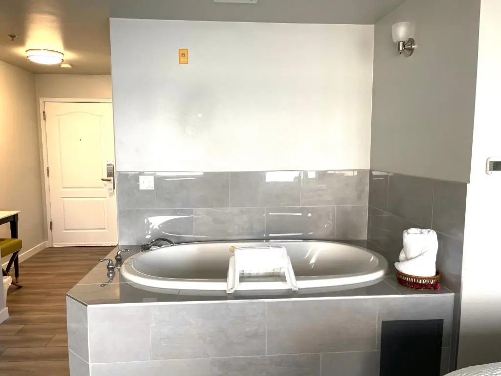 Premium Double room (full double bed)