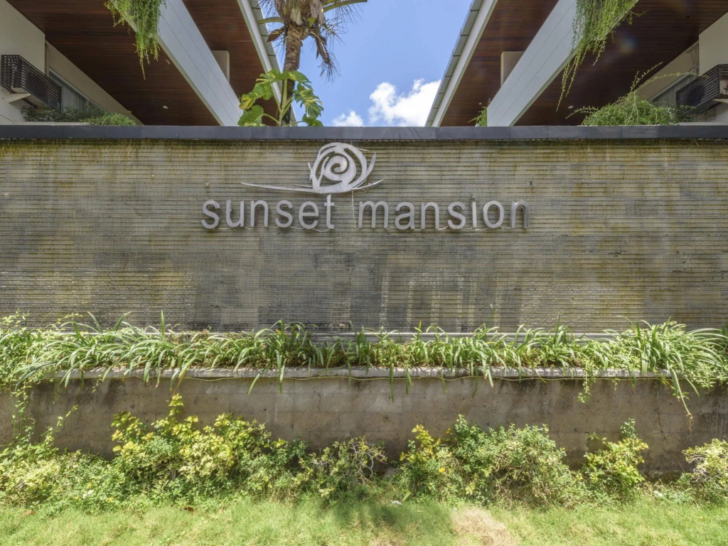 Sunset Mansion — фото