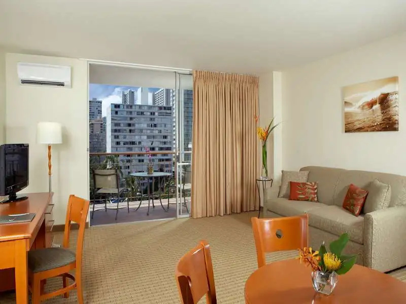 Romer House Waikiki - Chambres