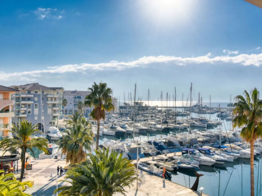 Beach & Waterfront