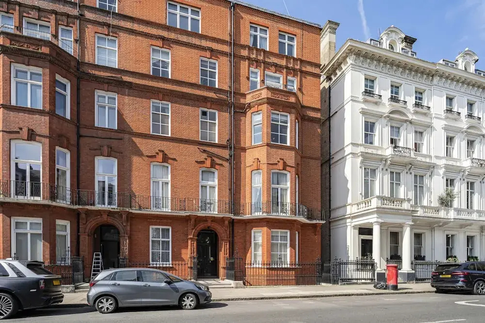 Royal Residence - Steps Away From Hyde Park