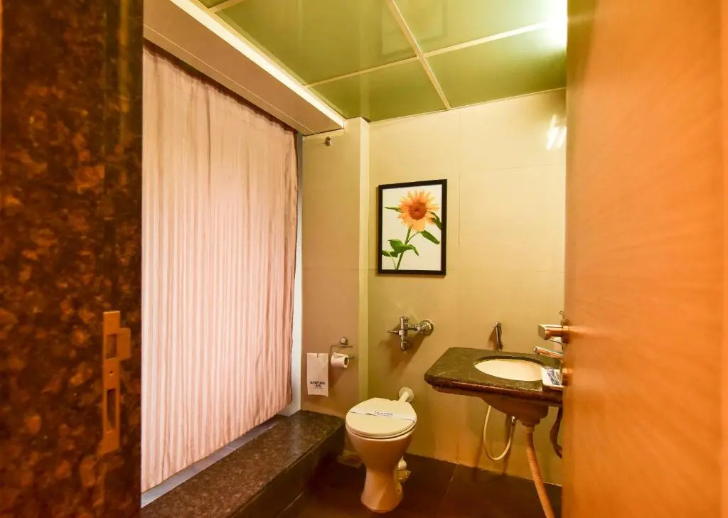 Deluxe Double room (full double bed)