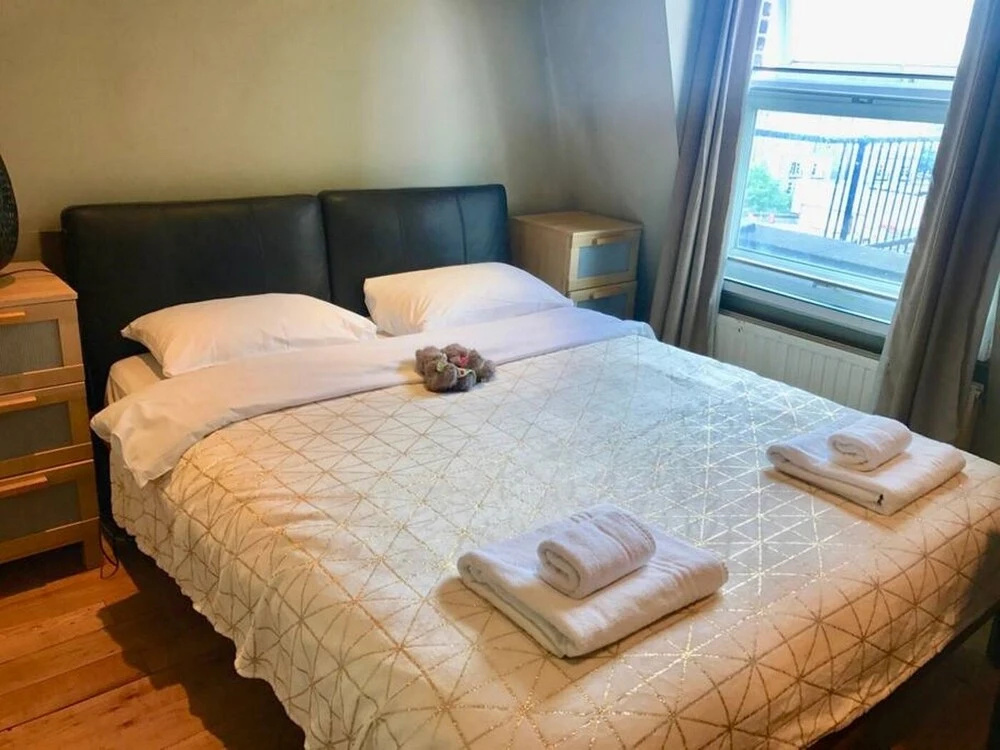 Beautiful & Bright Apartment Next To Museums
