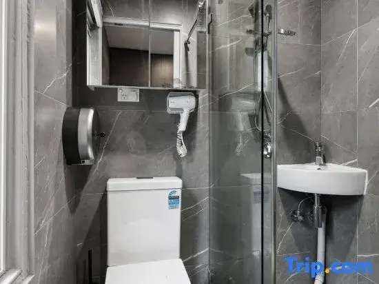 Cozy City Spot – Opposite Central, Easy Access to Sydney Icons