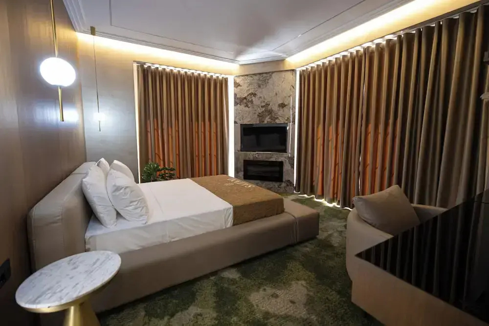 Luxury Suite