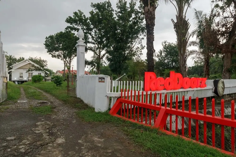 RedDoorz Syariah near Suzuya Mall Banda Aceh 2